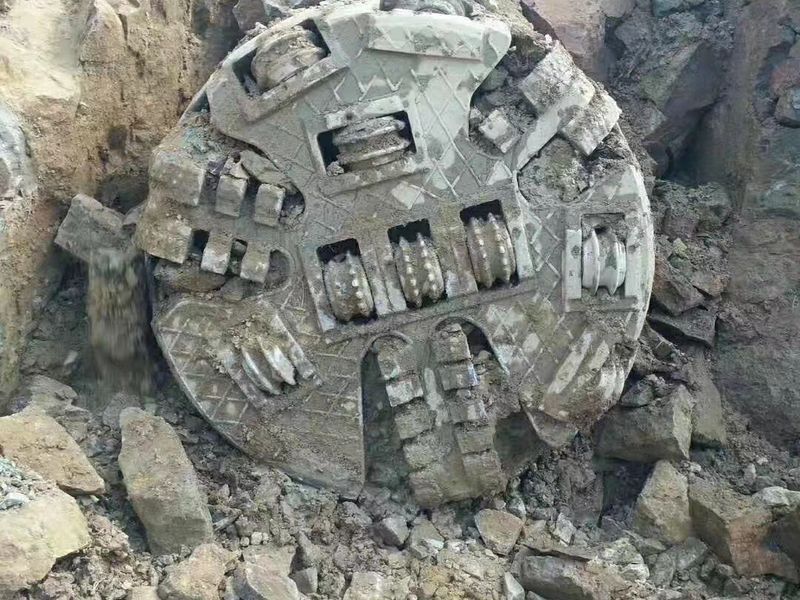 軟弱地層交叉管道定向鉆穿越施工技術(shù)研究